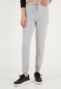 LELA Treniņtērpa apakšdaļas - grey melange