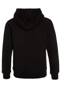 Czarna bluza z kapturem wykonana z miękkiego, teksturowanego materiału. Posiada długie rękawy i luźny krój, prezentując prosty i minimalistyczny design.