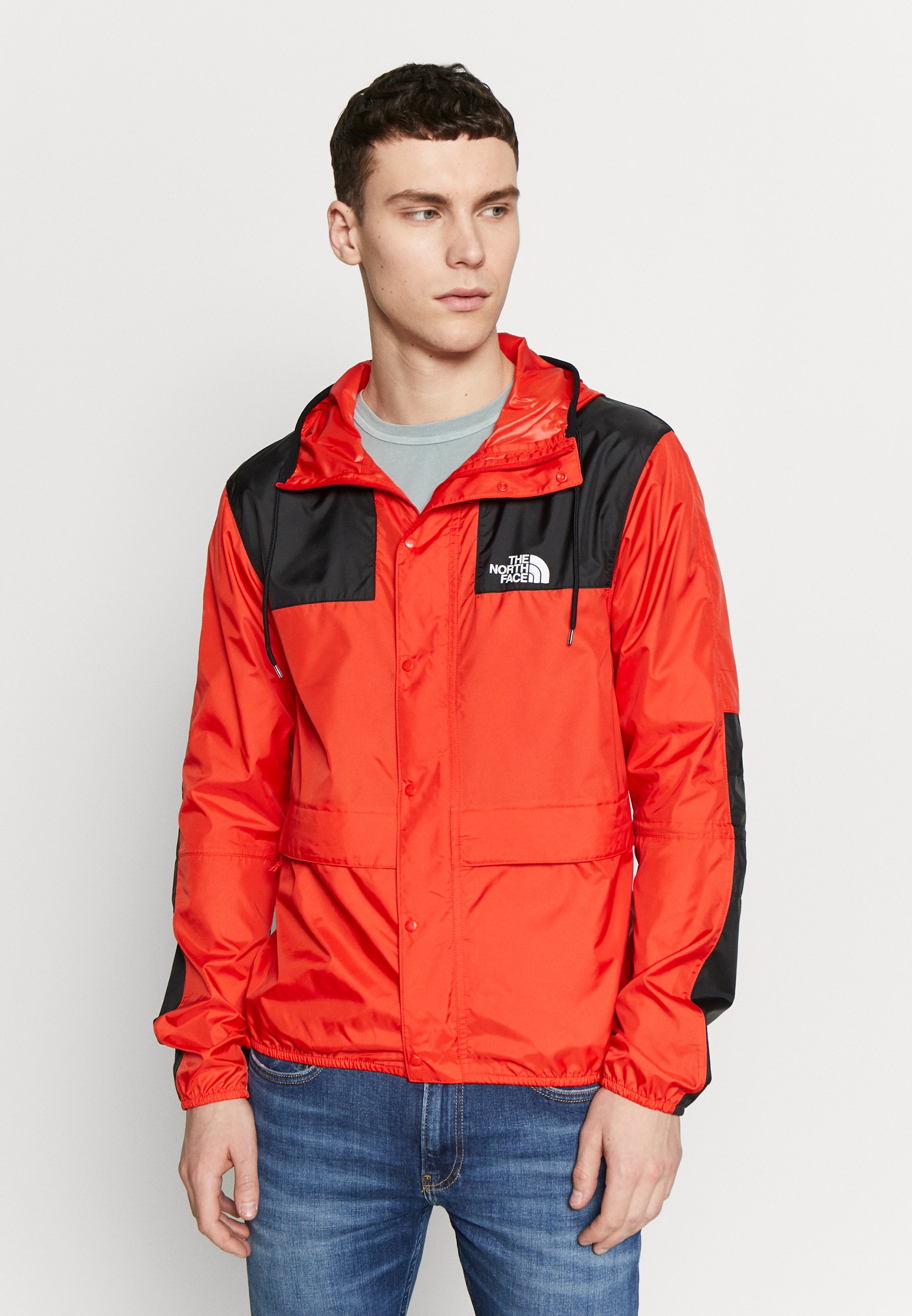 The North Face Mountain Windbreaker Fiery Red Black Red Zalando Co Uk