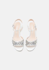 Buffalo LUCY ICE - Sandali - ivory