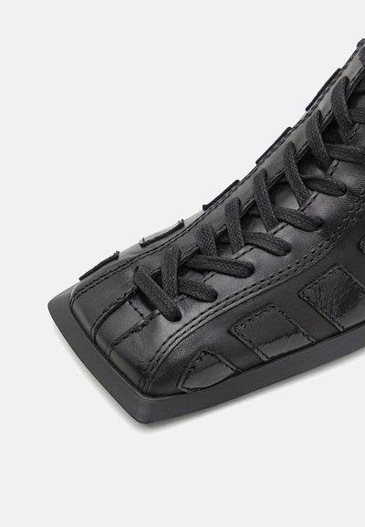 MIISTA GOLDIE BROGUES - Kontsadega nöörsaapad - black