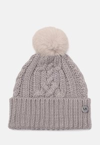 Berretto lavorato a maglia grigio con risvolto a costine e un grande pom-pom in pelliccia sintetica sulla parte superiore. Presenta un piccolo accento in metallo con logo.