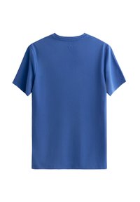 Blauwe T-shirt met korte mouwen gemaakt van zachte katoen, voorzien van een ronde hals en een klein geborduurd logo op de bovenkant van de rug.