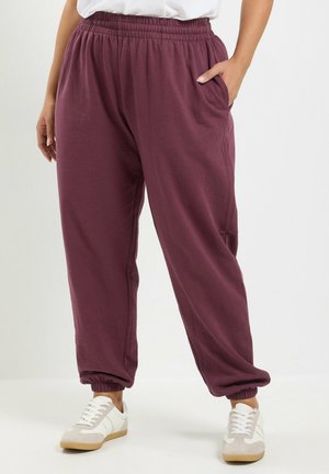 Yours Clothing, PLUS SIZE JOGGERS - Pantalon de survêtement - burgundy
