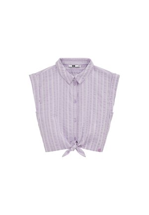 Bezrukawy lawendowy koszula zapinana na guziki z pionowymi paskami i wiązaniem z przodu, z klasycznym kołnierzykiem.
