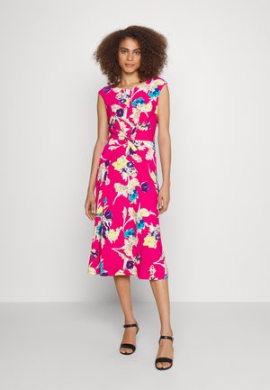 TESSANNE SHORT SLEEVE DAY DRESS - Vapaa-ajan mekko - pink
