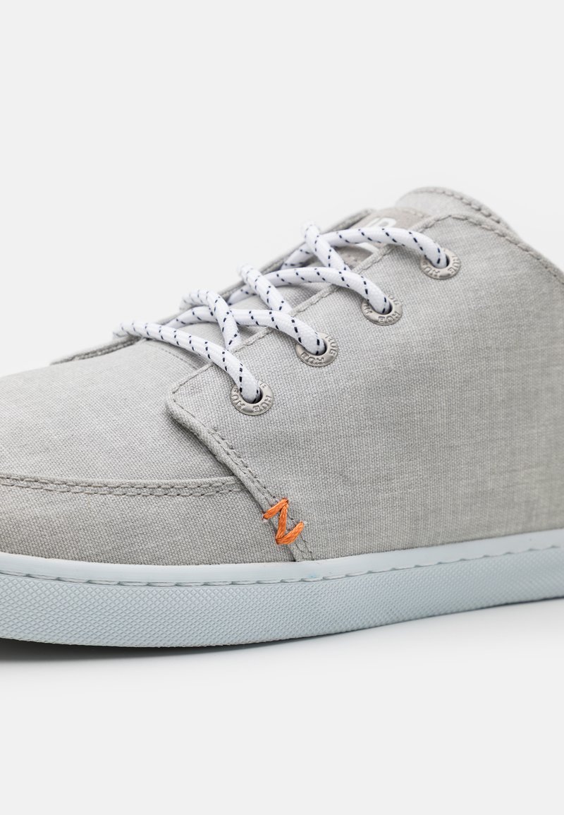 HUB Men Miami C06 Neutral Grey White | De Schoenenfabriek