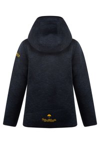 Tamno modra jakna s kapuco, izdelana iz teksturirane tkanine, z rumenim logotipom in preprostim dizajnom z dolgimi rokavi in ravnim krojem.