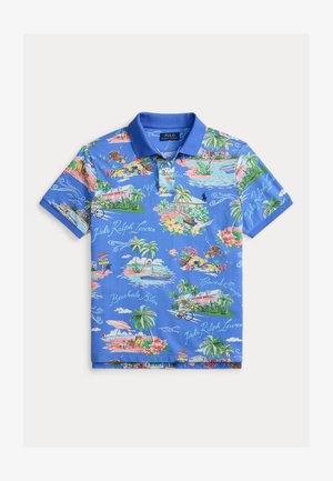 Rövid ujjú, kék színű pólóing trópusi mintával, mely pálmafákat, tengerparti jeleneteket és hímzett logókat ábrázol. Pamut anyagból, klasszikus szabással.
