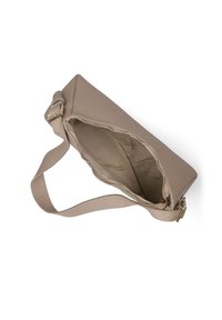 Borsa a mano in pelle beige con una tracolla regolabile, forma rettangolare, chiusura con zip e una texture liscia. L'interno è foderato in tessuto.