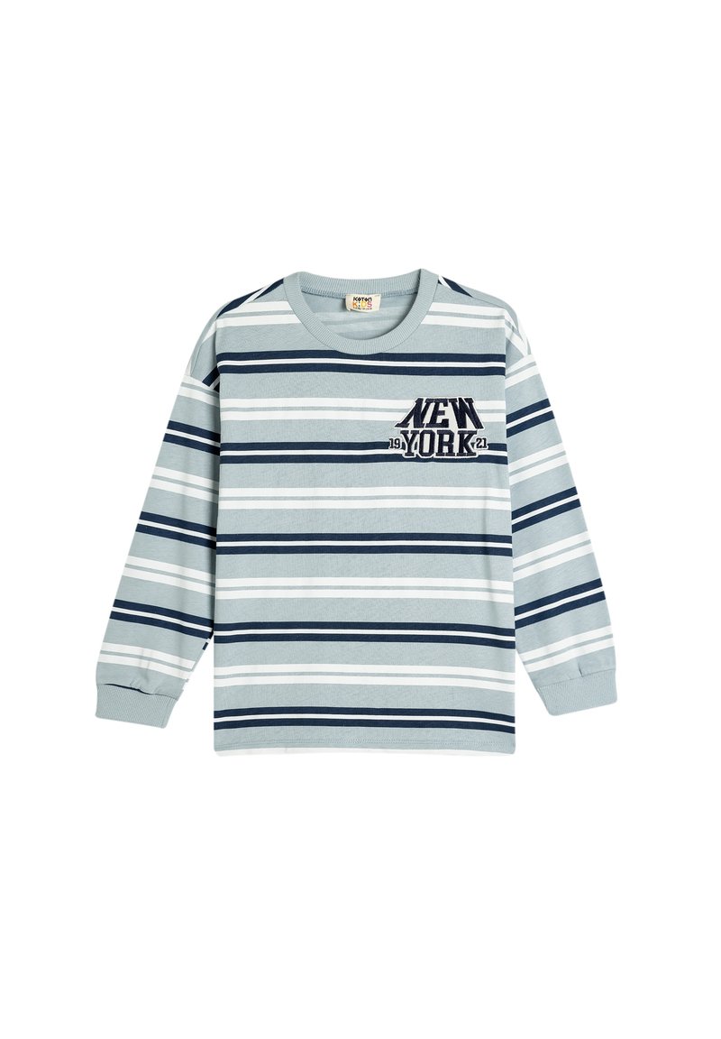 Langärmliges gestreiftes T-Shirt in Grau, Blau und Weiß. Mit der Stickerei "NEW YORK 19" auf der Brust. Aus weichem Baumwollmaterial.