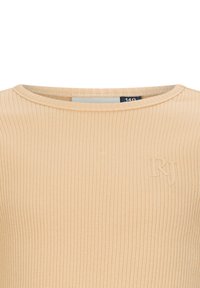 Top beige a coste con scollatura rotonda, dotato di un logo in rilievo sul petto e un tessuto testurizzato per un tocco di dettaglio in più.