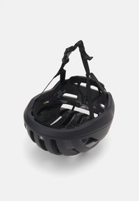 Casco da ciclismo nero con un design leggero, fori di ventilazione integrati, cinghie regolabili e interno imbottito per il comfort.