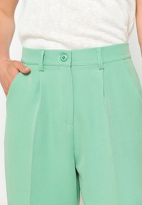 LolaLiza STRAIGHT - Hlače - mint green