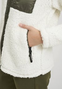Oxmo Giacca in pile - white