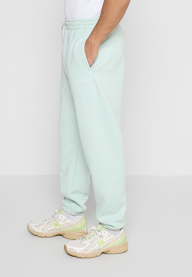 SPORT ESSENTIALS JOGGER