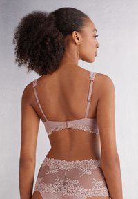 Intimissimi SOFIA IN PRETTY FLOWERS - Podprsenka s kosticemi - pink