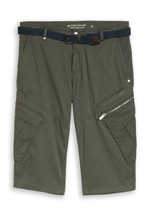 TOM TAILOR, TOM TAILOR HOSEN & CHINO TTMAX REGULAR OVERKNEE SHORTS MIT GÜRTEL - Shorts - khaki mini weave print