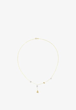 Nježna ogrlica od zlatnog lanca s naizmjeničnim malim zlatnim i srebrnim privjescima u obliku srca, jedno zlatno srce visi u sredini.