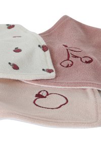 Drei Waschlappen aus weicher Baumwolle: einer in Off-White mit rotem Fruchtmuster, einer pink mit Kirschdesign, einer pink mit Apfelumriss.