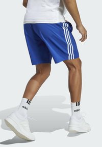 adidas Sportswear AEROREADY ESSENTIALS CHELSEA 3-STRIPES - Sportske kratke hlače - semi lucid blue white