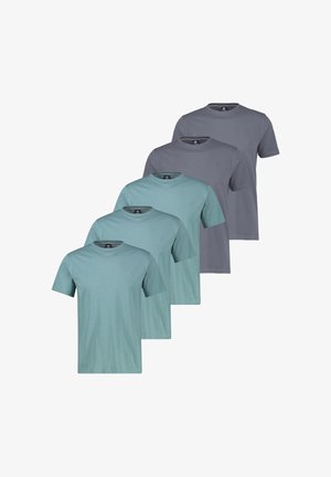 Fem ensfarvede T-shirts med kort ærme og rund hals i nuancer af blå og grå, vist lagdelt og vinklet mod højre.