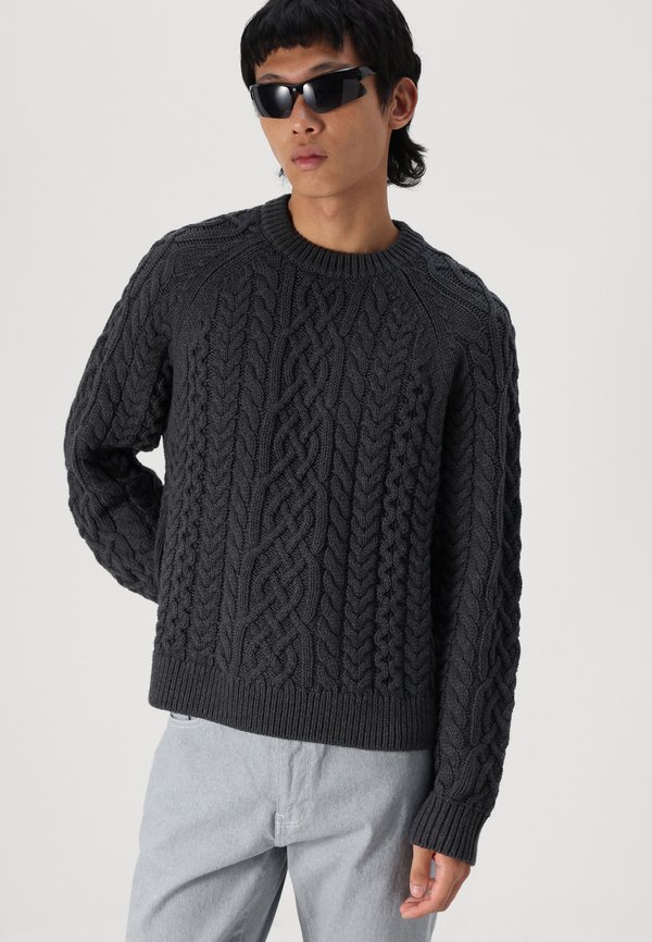 Oversized Cable Crew Sweater - Jumper3