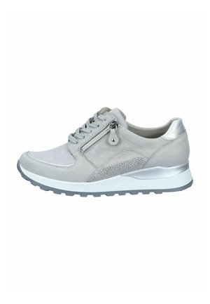 Hellgrauer Sneaker mit Schnürverschluss vorn und Reißverschluss an der Seite, strukturierten Einsätzen, metallischem Fersenakzent und dicker weißer Sohle mit profiliertem Boden.