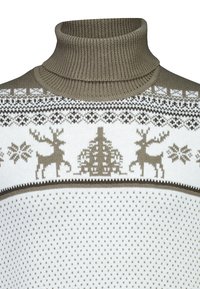 Beige- und braunfarbener Rollkragenpullover aus Strickmaterial, mit Rentier- und Baum-Mustern, einer strukturierten unteren Sektion und gepunktetem Design.
