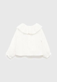 Weiße, strukturierte Bluse mit Rüschenausschnitt und Knopfverschluss, mit Puffärmeln und gerafften Details an den Bündchen.