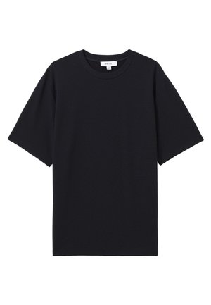 Čierne textúrované tričko s krátkym rukávom a okrúhlym výstrihom, s rovnými lemami a značkovou etikietou vo vnútri goliera.