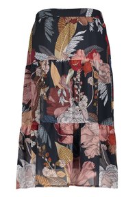 Blommönstrad maxikjol med svart bakgrund, elastisk midja, lager av volanger och röda, rosa och gula botaniska mönster.