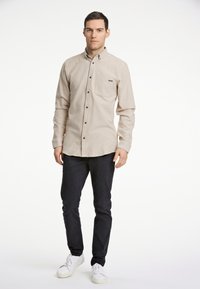 Lindbergh BRUSHED LS - Camicia - sand