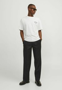 Jack & Jones JORMERCADO TEE SS CREW NECK - Trükipildiga T-särk - bright white