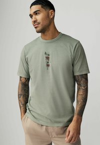 Next GRAPHIC - Majica kratkih rukava s printom - green tattoo print