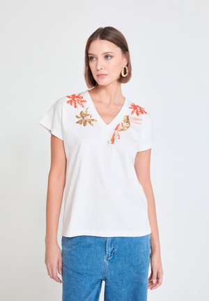 LOLA CASADEMUNT, T-SHIRTS - Camiseta estampada - white