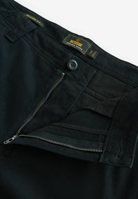 Unausgewählt, black