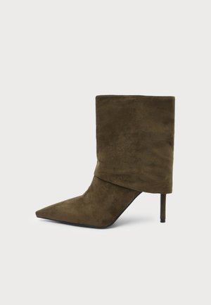 RAID, ROSELLA - Bottines à talons hauts - olive suede