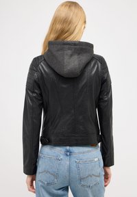 Mustang Skinnjacka - schwarz