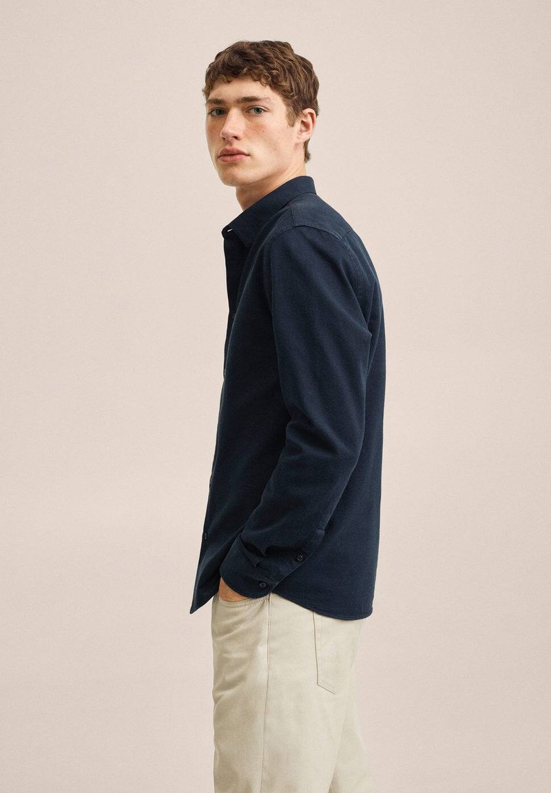 Herren Freizeithemden | Mango Hemd dunkles marineblau/royal - HG64255 Herren Freizeithemden | Mango Hemd dunkles marineblau/royal - HG64255