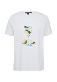 Weißes Baumwoll-T-Shirt mit einem grafischen Druck eines Glases mit Zitronenscheiben und Minzblättern, ergänzt durch gelbe und blaue Akzente.
