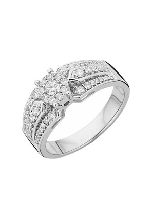 Silberring mit einem runden Diamantencluster in der Mitte, umgeben von kleineren Diamanten entlang des Bandes, mit einer polierten Oberfläche.