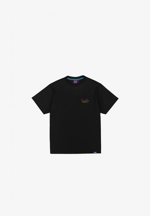 Zwarte katoenen t-shirt met korte mouwen, uitgerust met een multikleurig grafisch logo op de borst en een paarse label aan de onderzijde.