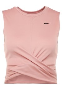 Růžový bezrukávový sportovní top s ribovanou texturou, designem se zkrouceným předním dílem a černým logem Nike na levé straně.