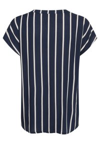 Blusa de manga corta azul marino con rayas blancas verticales, escote redondo y un corte holgado. Tejido ligero con una textura suave.