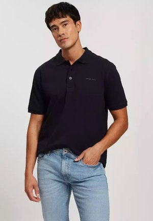- Koszulka polo