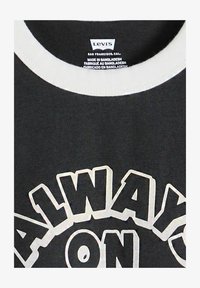 Seleccionado, always on tour pirat - blacks -