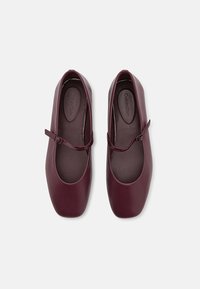 Calvin Klein MARY JANE - Bailarinas con hebilla - vineyard wine