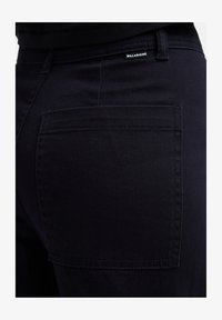 Δεν επιλέχθηκε, black