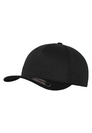 Schwarze Baseballmütze mit runder Krone, flachem Schirm, glatter Stofftextur und sechs Belüftungslöchern an der Oberseite.